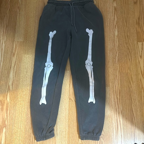 FOREVER21 matching zip up sweatshirt & sweatpants! - Picture 2 of 3